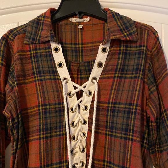 Gimmicks by BKE plaid shirt size small!🍁🍂 - Picture 2 of 7